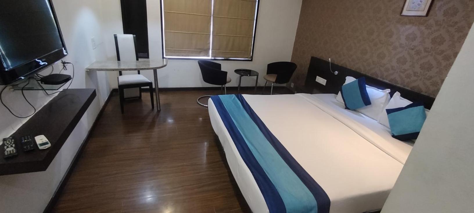 Hotel Lxia Hinjewadi - Indian Nationals Only Pimpri-Chinchwad ภายนอก รูปภาพ