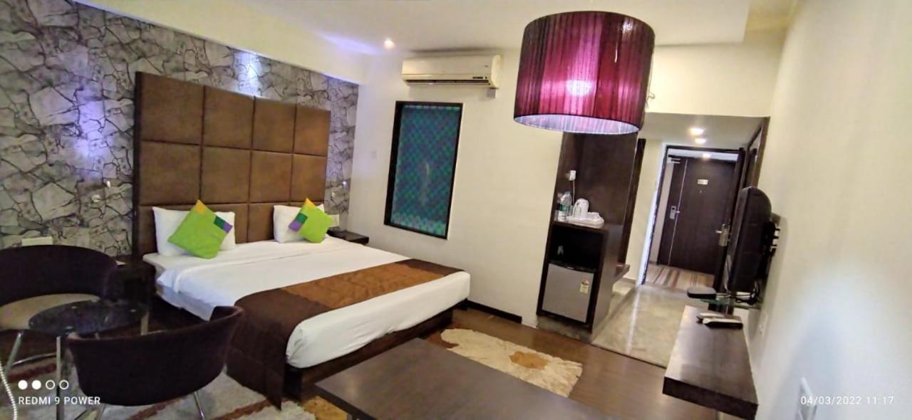 Hotel Lxia Hinjewadi - Indian Nationals Only Pimpri-Chinchwad ภายนอก รูปภาพ