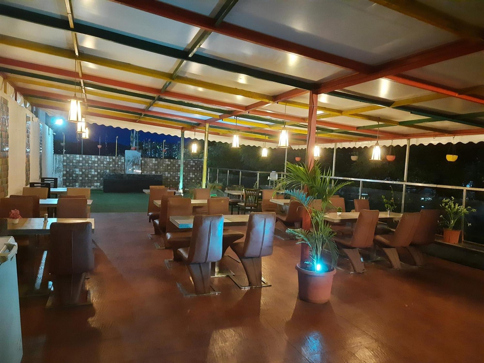 Hotel Lxia Hinjewadi - Indian Nationals Only Pimpri-Chinchwad ภายนอก รูปภาพ