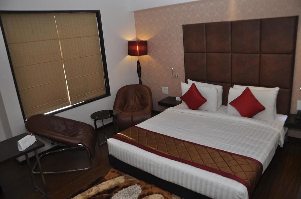 Hotel Lxia Hinjewadi - Indian Nationals Only Pimpri-Chinchwad ภายนอก รูปภาพ