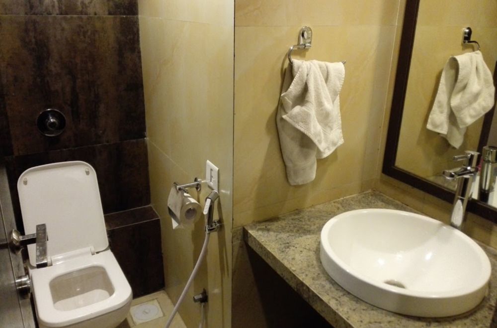 Hotel Lxia Hinjewadi - Indian Nationals Only Pimpri-Chinchwad ภายนอก รูปภาพ
