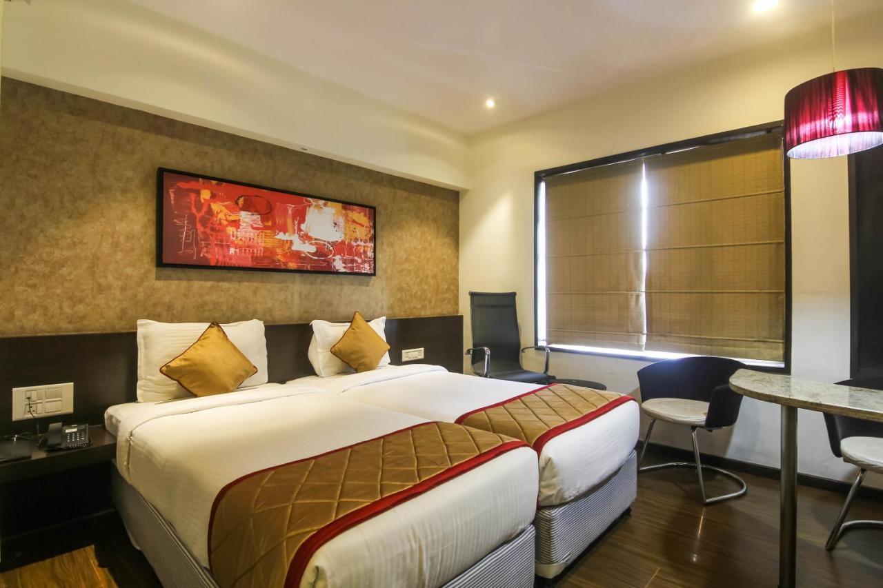 Hotel Lxia Hinjewadi - Indian Nationals Only Pimpri-Chinchwad ภายนอก รูปภาพ
