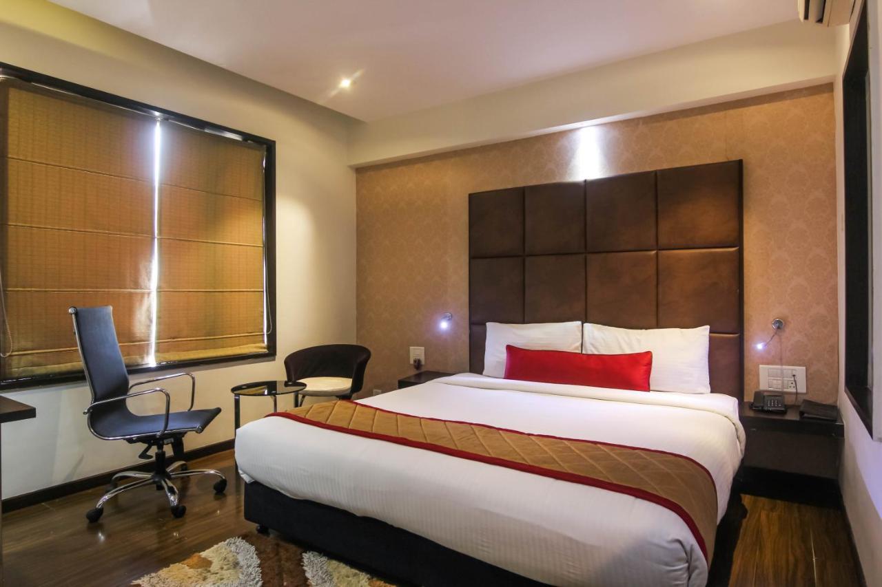 Hotel Lxia Hinjewadi - Indian Nationals Only Pimpri-Chinchwad ภายนอก รูปภาพ
