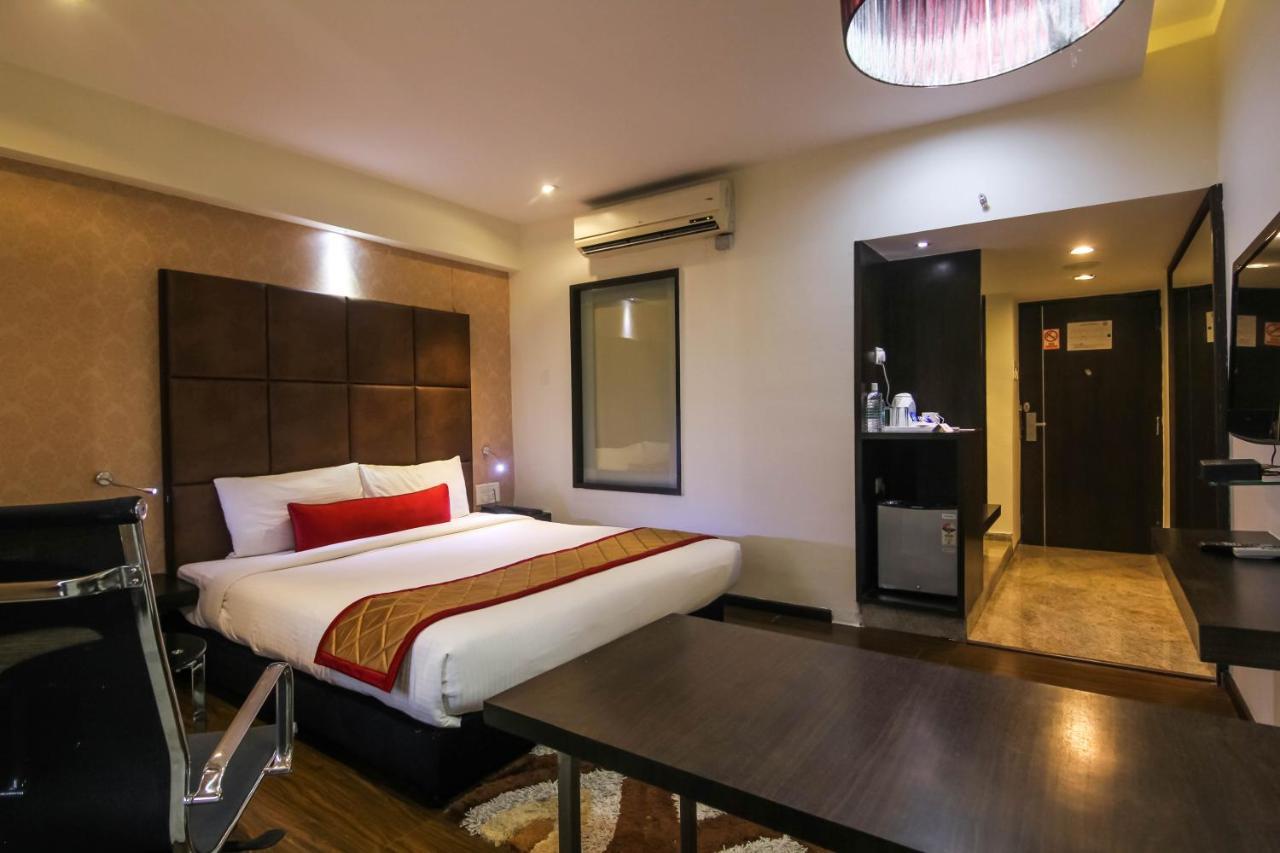 Hotel Lxia Hinjewadi - Indian Nationals Only Pimpri-Chinchwad ภายนอก รูปภาพ