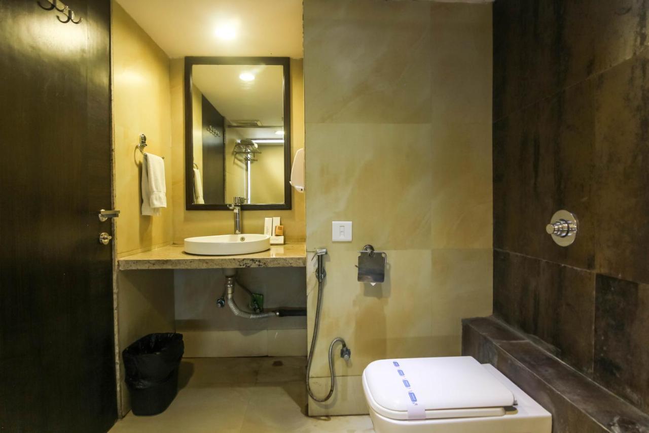 Hotel Lxia Hinjewadi - Indian Nationals Only Pimpri-Chinchwad ภายนอก รูปภาพ
