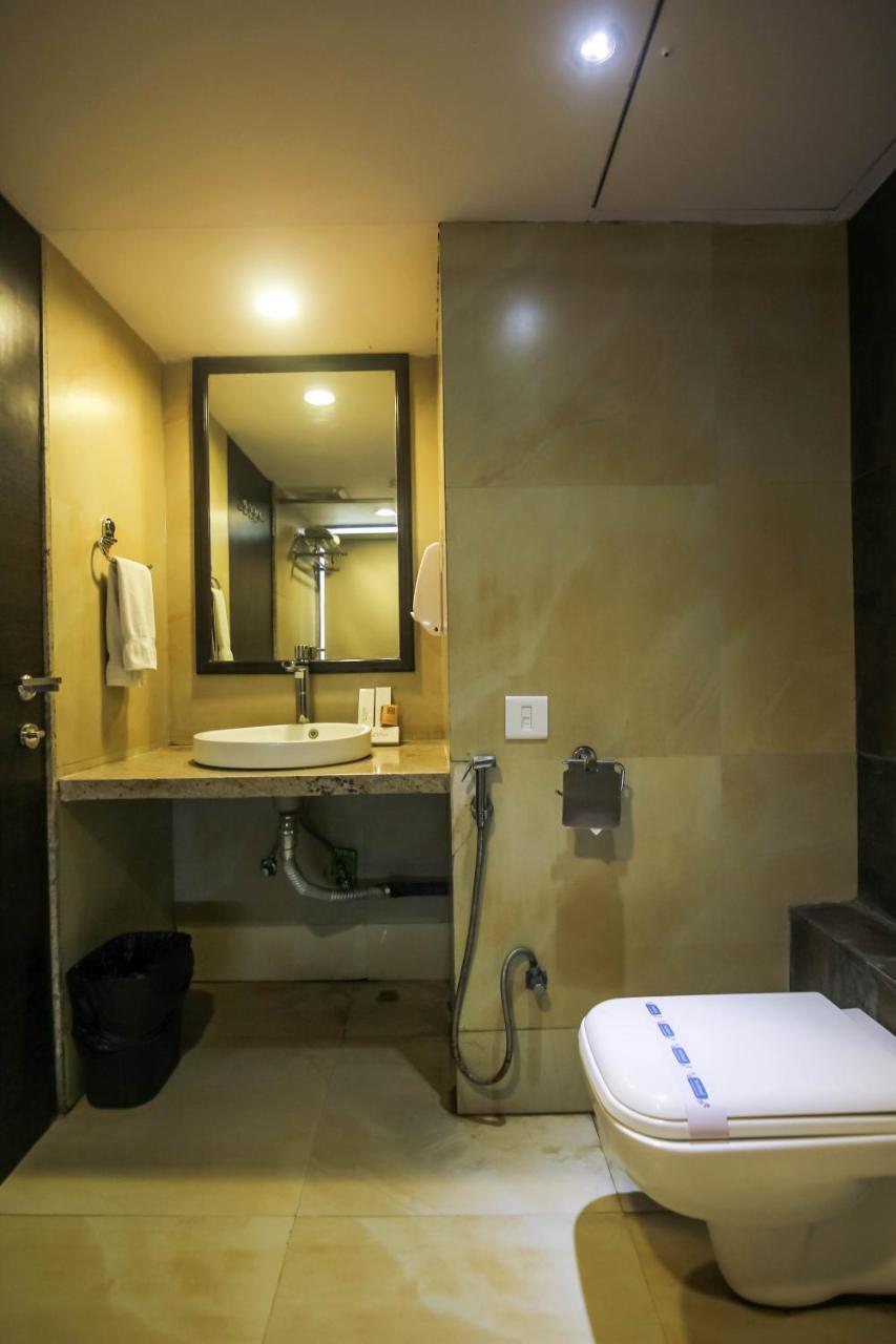 Hotel Lxia Hinjewadi - Indian Nationals Only Pimpri-Chinchwad ภายนอก รูปภาพ