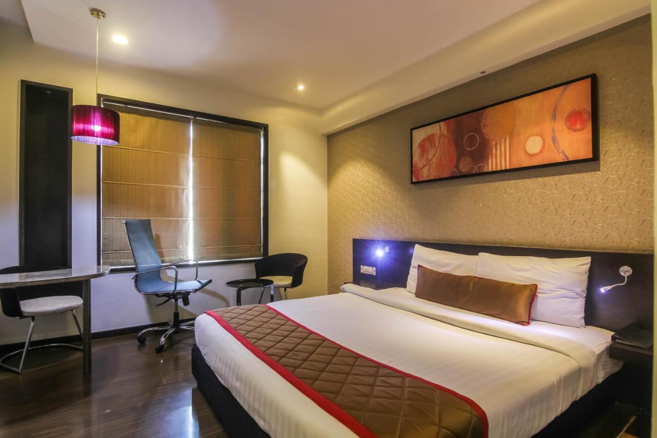 Hotel Lxia Hinjewadi - Indian Nationals Only Pimpri-Chinchwad ภายนอก รูปภาพ