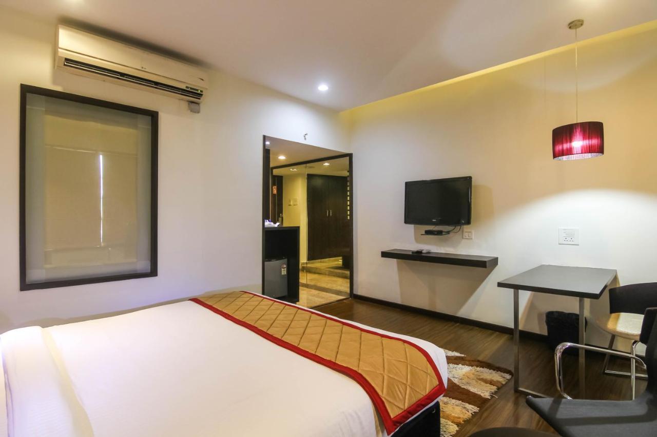Hotel Lxia Hinjewadi - Indian Nationals Only Pimpri-Chinchwad ภายนอก รูปภาพ